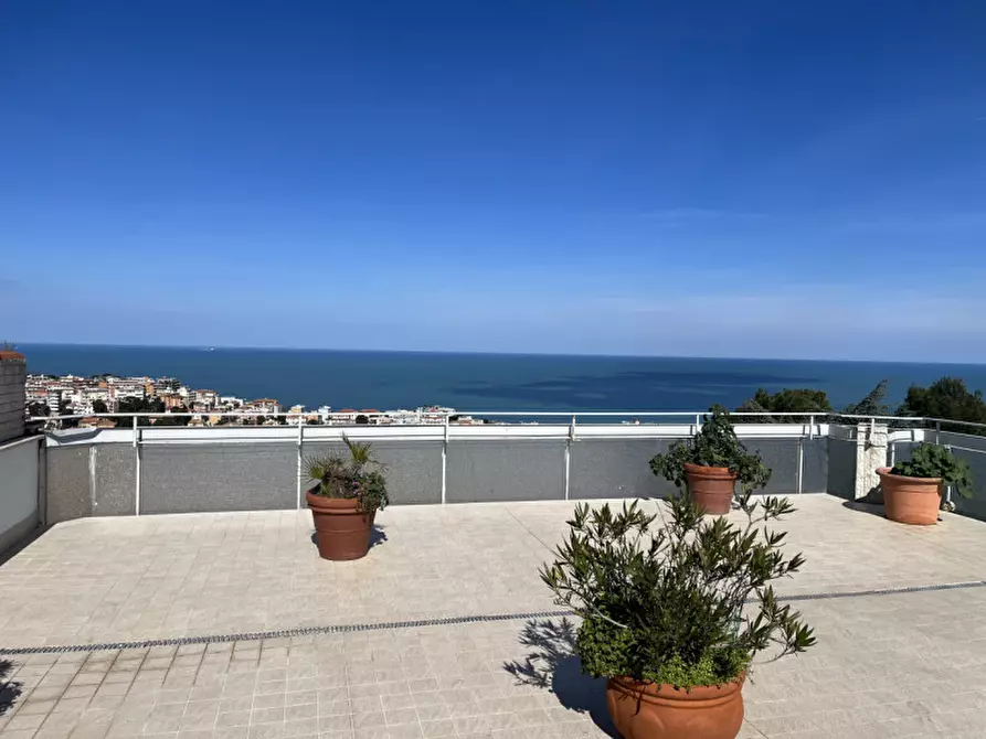 Immagine 10 di Attico in vendita  in via Salmoni a Ancona