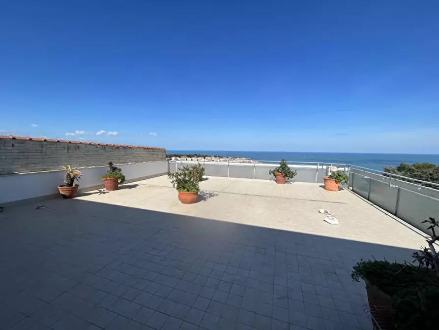 Immagine 11 di Attico in vendita  in via Salmoni a Ancona