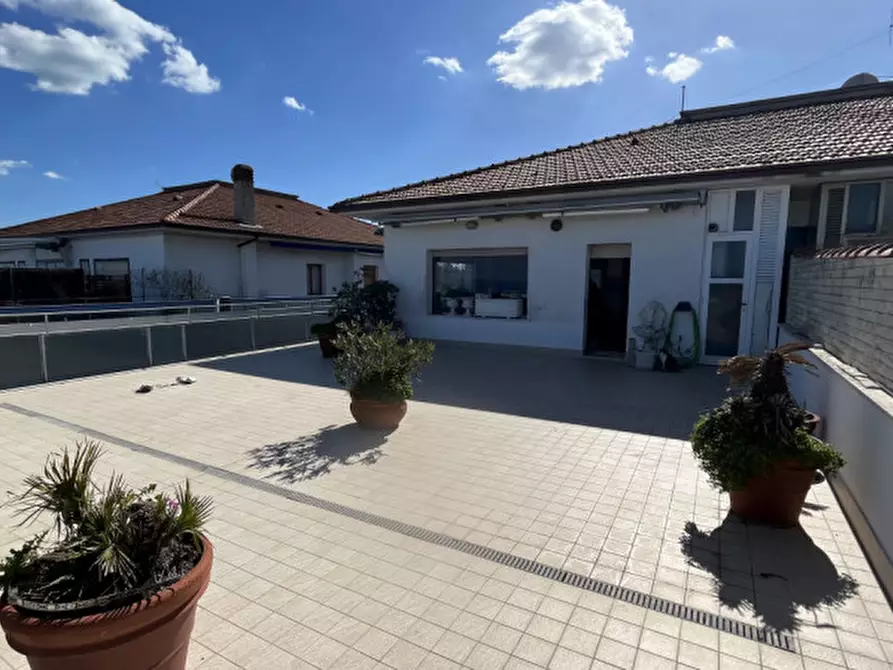 Immagine 12 di Attico in vendita  in via Salmoni a Ancona