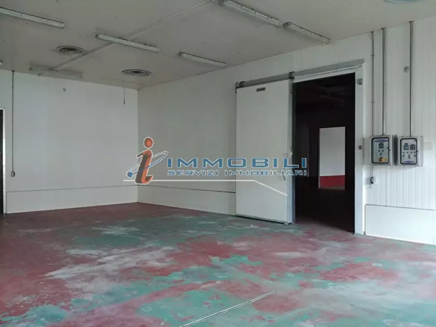 Immagine 3 di Laboratorio in vendita  in VIA PRIMO MAGGIO a Bussero