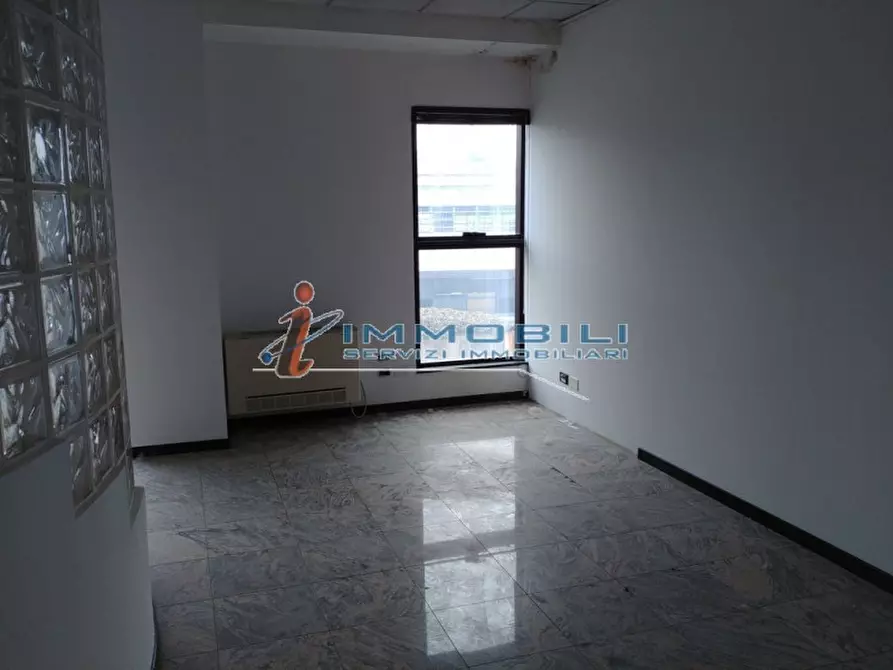 Immagine 19 di Laboratorio in vendita  in VIA PRIMO MAGGIO a Bussero