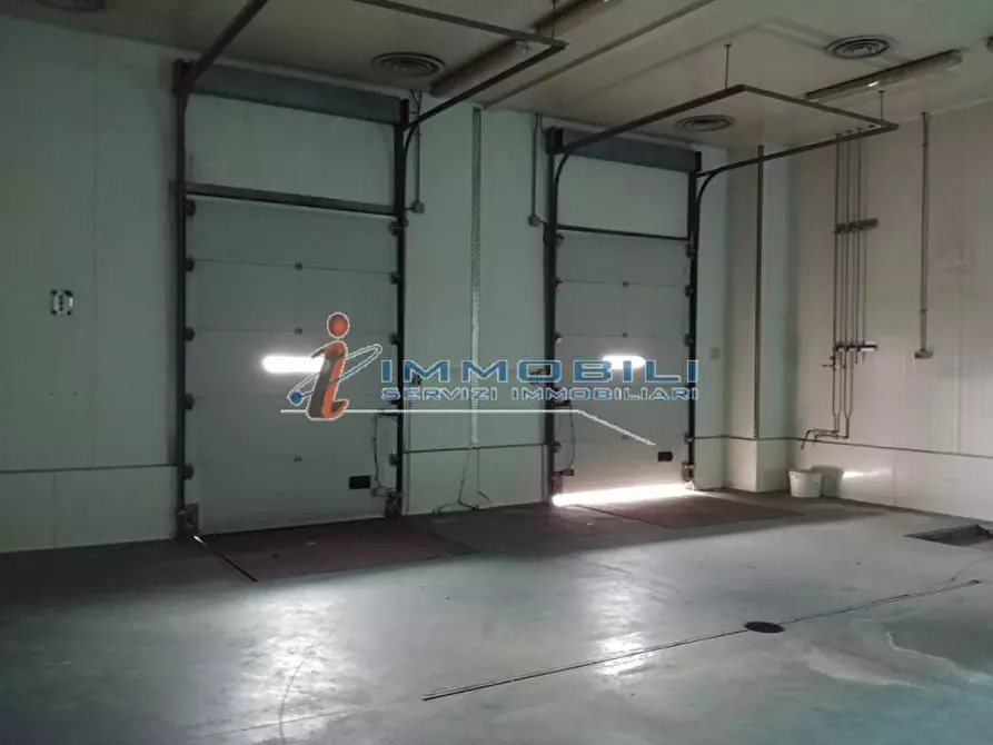 Immagine 21 di Laboratorio in vendita  in VIA PRIMO MAGGIO a Bussero