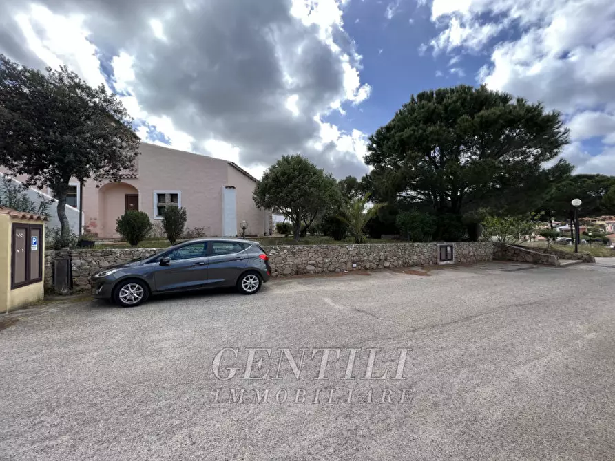 Immagine 1 di Posto auto in vendita  in Piazza dei pini a Arzachena