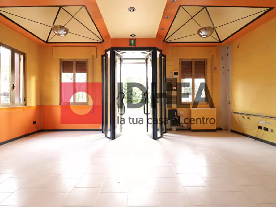 Immagine 3 di Attività commerciale in vendita  a Treviso