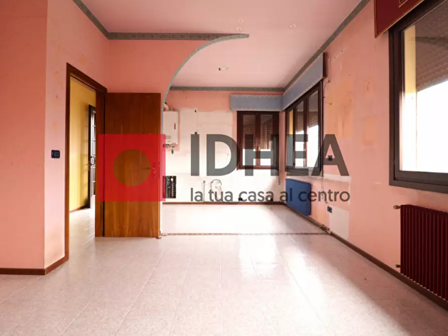 Immagine 13 di Attività commerciale in vendita  a Treviso