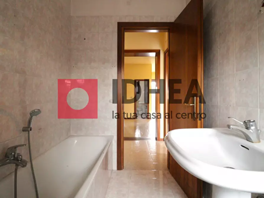 Immagine 14 di Attività commerciale in vendita  a Treviso