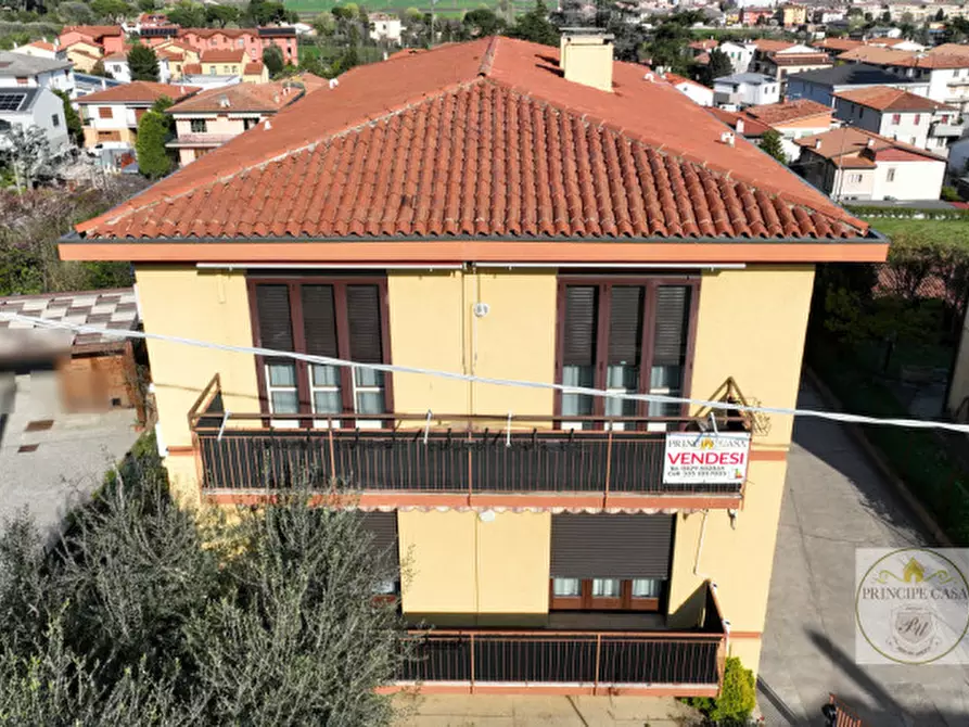 Immagine 1 di Appartamento in vendita  in via Europa a Este