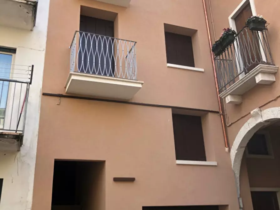 Immagine 1 di Villetta a schiera in vendita  in Via Madonnetta a Valdagno