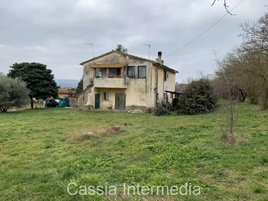 Immagine 1 di Casa bifamiliare in vendita  in Via Piancastagno a Sutri