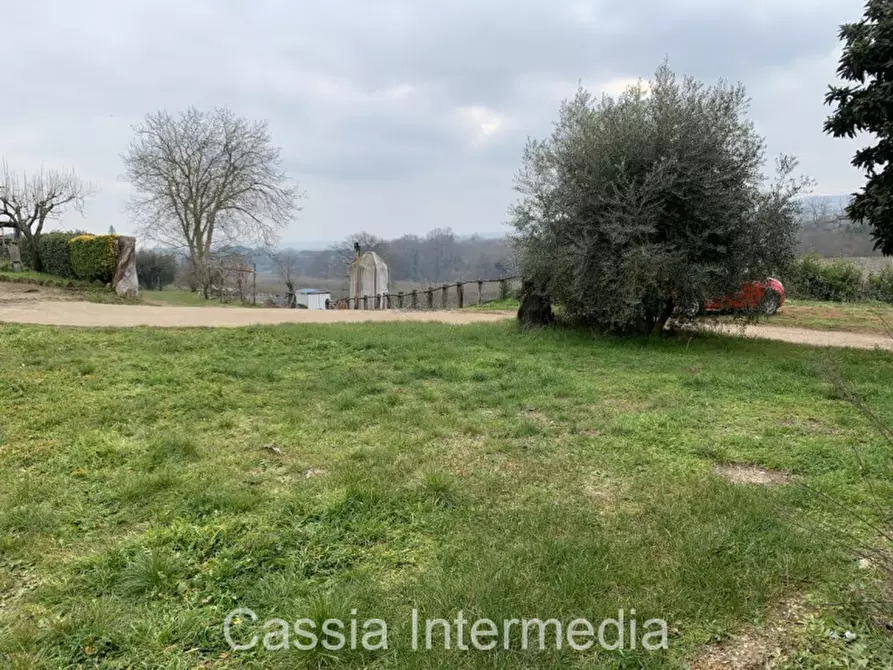Immagine 4 di Casa bifamiliare in vendita  in Via Piancastagno a Sutri