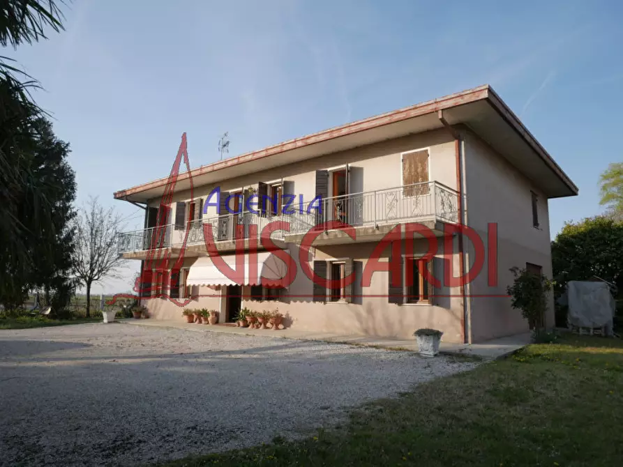 Immagine 1 di Villa in vendita  in Via Rossini a Eraclea