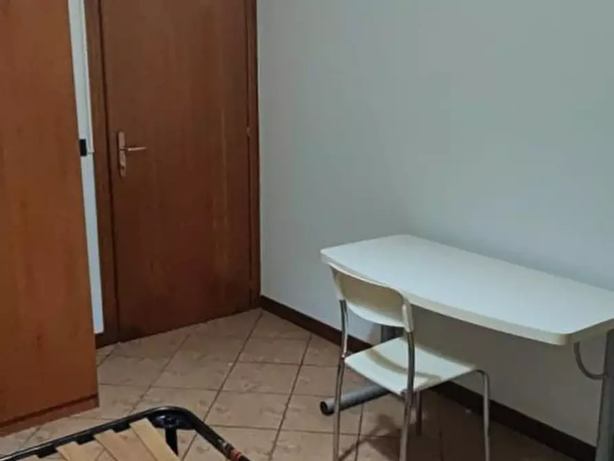 Immagine 3 di Camera in affitto  a Ponte San Nicolò