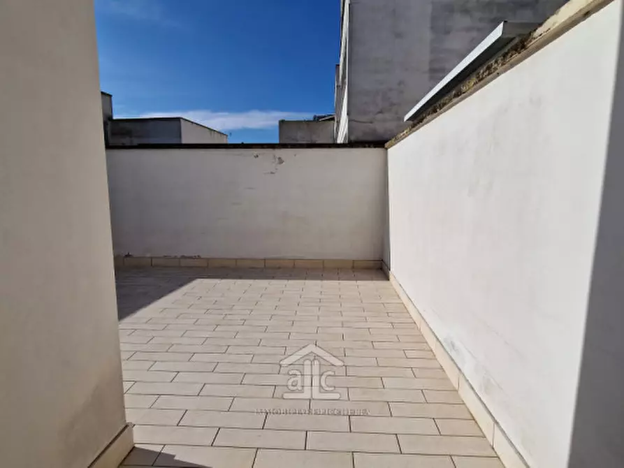 Immagine 14 di Negozio in vendita  in Via Rubichi 76 a Monteroni Di Lecce