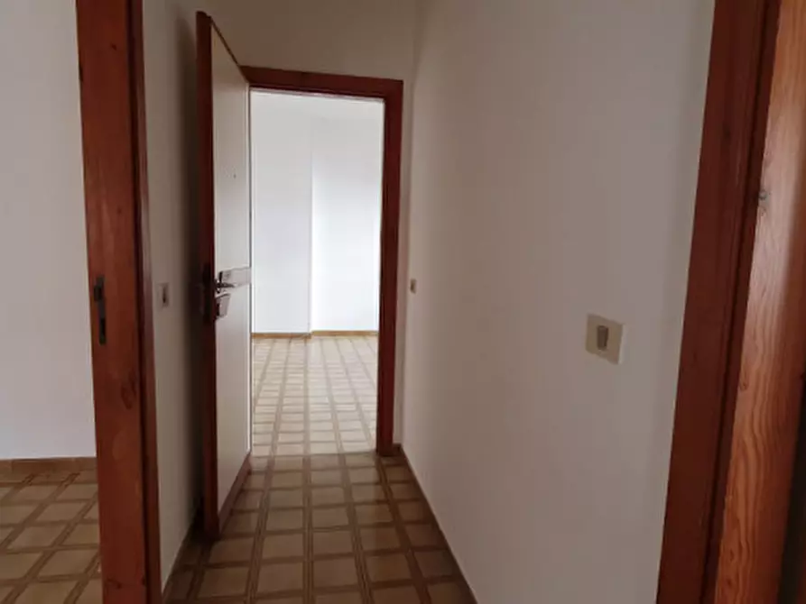 Immagine 15 di Appartamento in vendita  a Matino