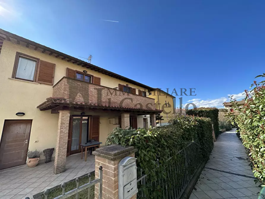 Immagine 17 di Villetta a schiera in vendita  in via mamelii a Castiglione Del Lago