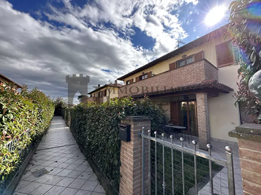 Immagine 23 di Villetta a schiera in vendita  in via mamelii a Castiglione Del Lago