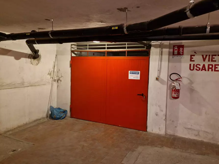 Immagine 1 di Garage in vendita  in Via Benvenuto Tisi da Garofolo 1/C a Rovigo