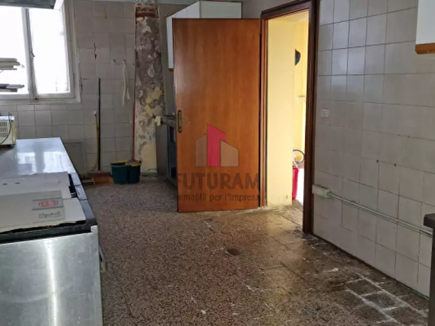 Immagine 11 di Negozio in affitto  in VIA ROMA a Carmignano Di Brenta