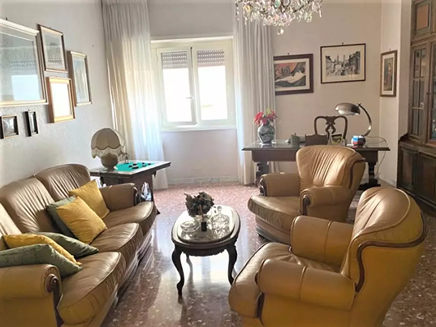 Immagine 3 di Appartamento in vendita  in VIA LUCHINO DAL VERME a Roma