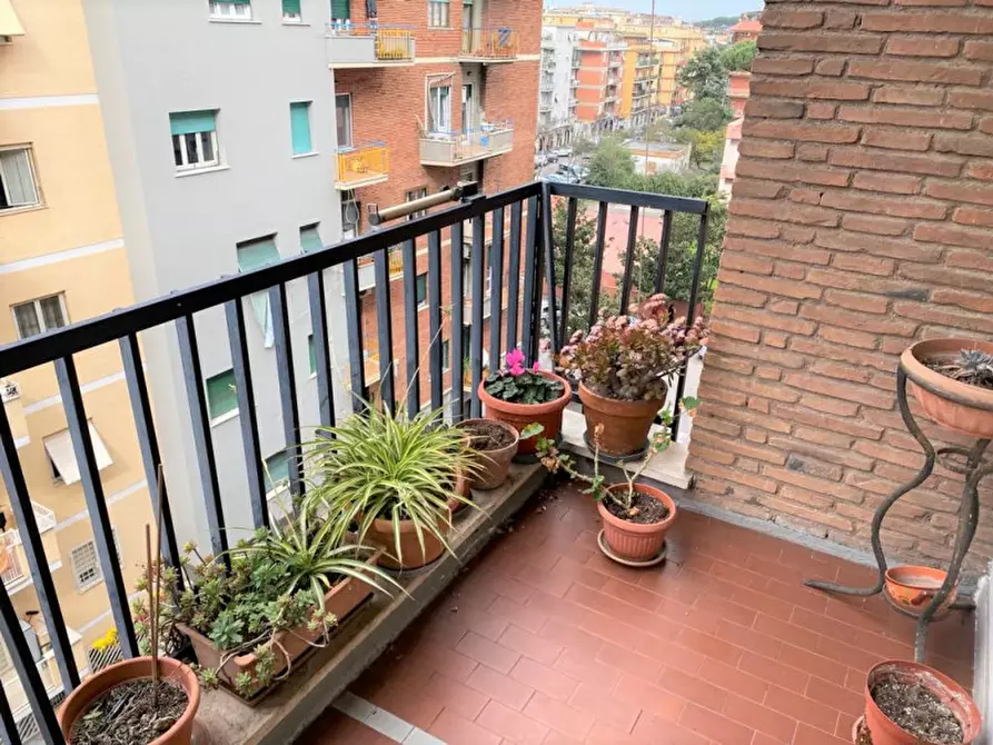 Immagine 14 di Appartamento in vendita  in VIA LUCHINO DAL VERME a Roma