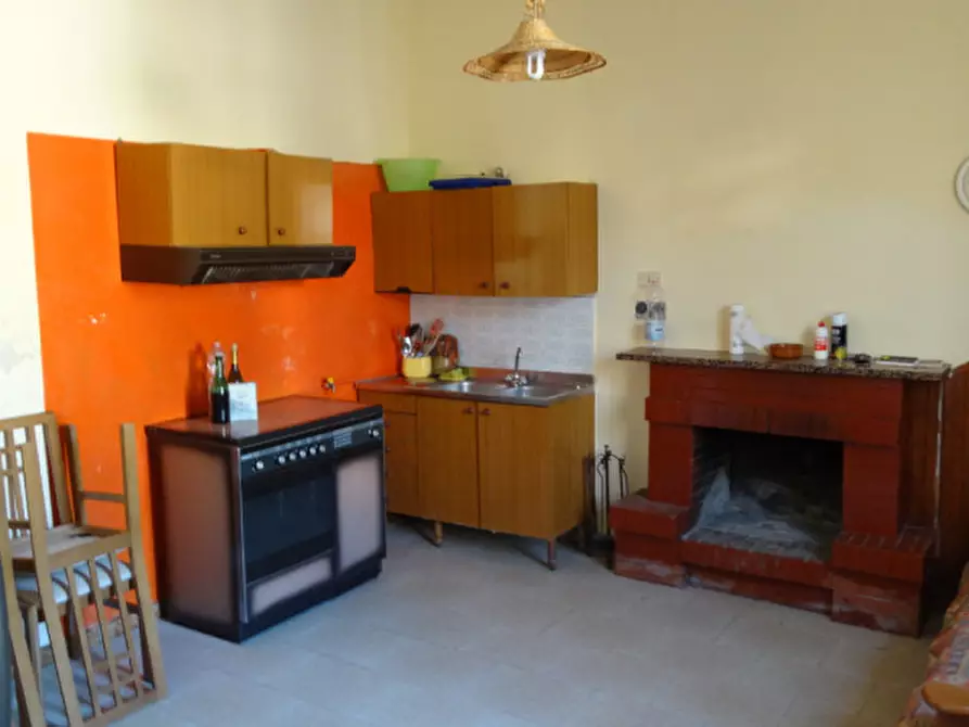 Immagine 10 di Casa indipendente in vendita  a Paternò