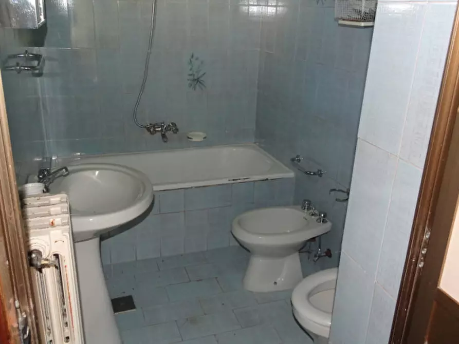 Immagine 21 di Casa indipendente in vendita  a Paternò