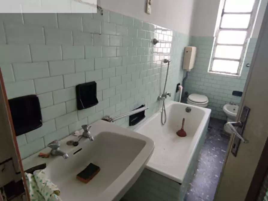 Immagine 43 di Rustico / casale in vendita  in via Emilia a Casteggio