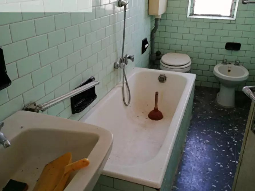 Immagine 46 di Rustico / casale in vendita  in via Emilia a Casteggio