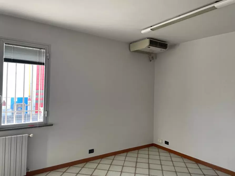 Immagine 2 di Ufficio in affitto  in Via Macina a Casalgrande