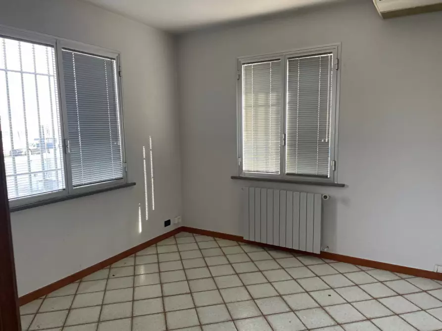 Immagine 3 di Ufficio in affitto  in Via Macina a Casalgrande