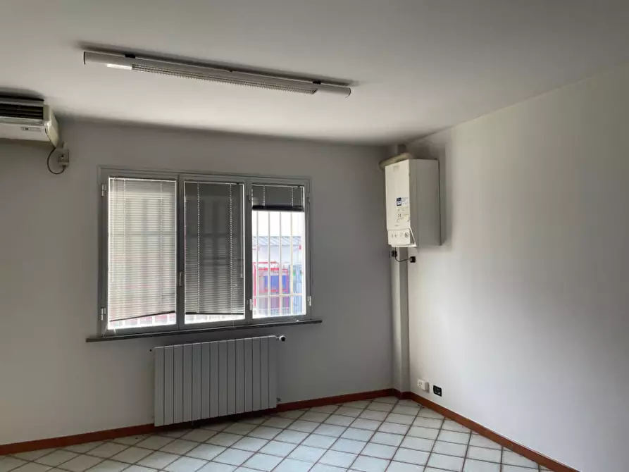 Immagine 5 di Ufficio in affitto  in Via Macina a Casalgrande