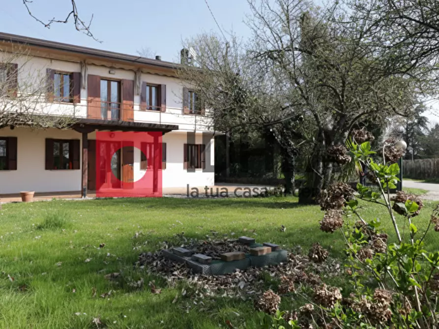 Immagine 15 di Casa indipendente in vendita  in Via Grave a Maserada Sul Piave