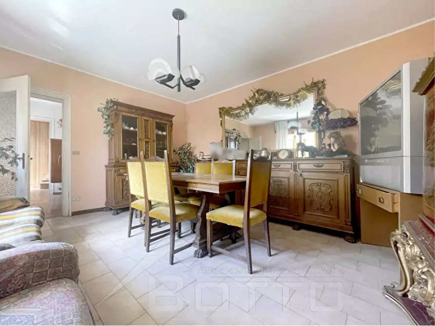 Immagine 1 di Appartamento in vendita  in Via Don Bosco 1 a Bogogno