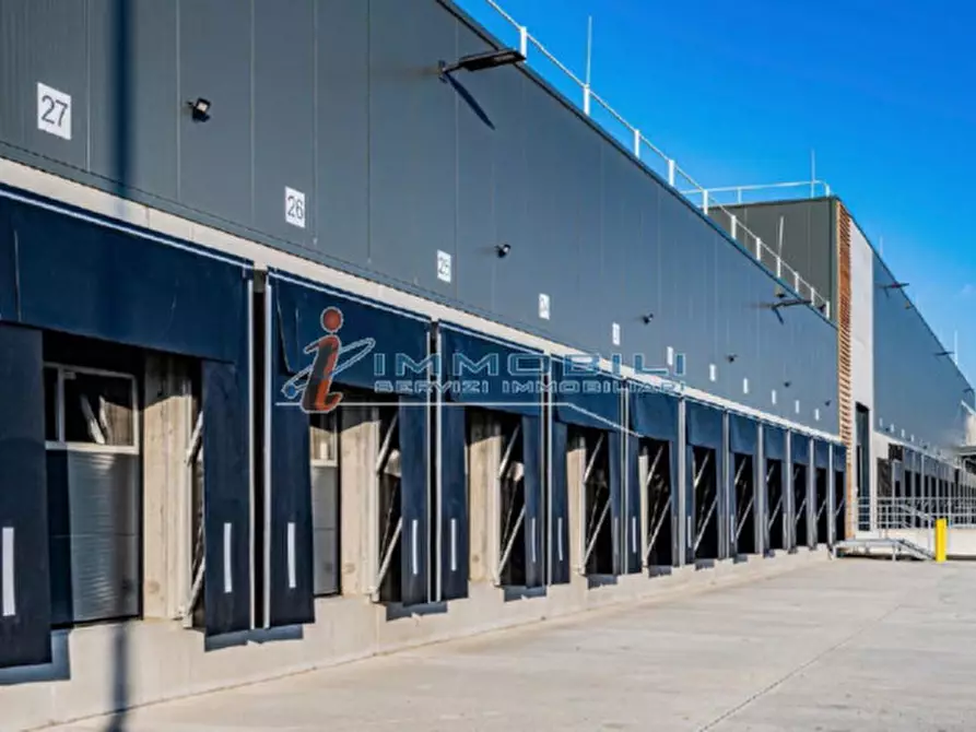 Immagine 4 di Magazzino in affitto  in VIA VIALBA a Novate Milanese