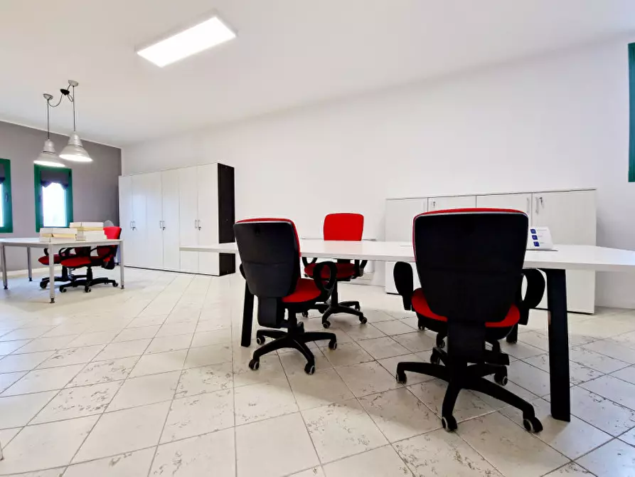 Immagine 8 di Ufficio in vendita  in via argine restara a Este