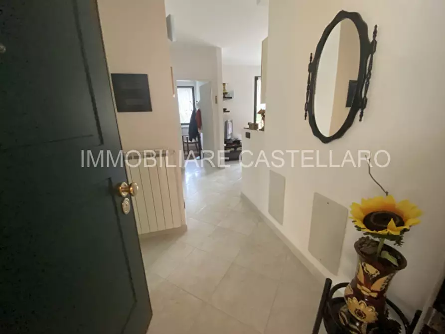 Immagine 1 di Appartamento in vendita  in strada I Piani a Castellaro