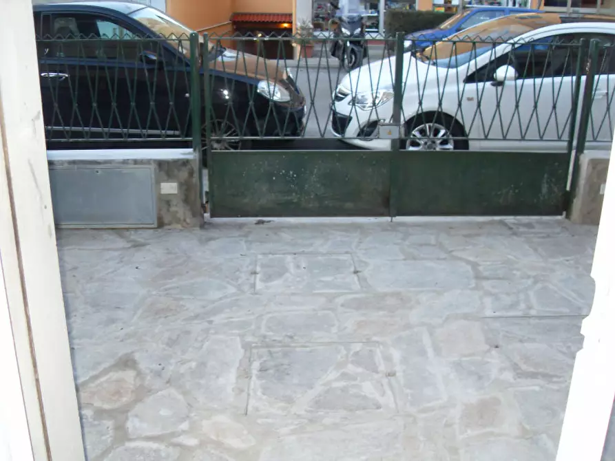 Immagine 5 di Negozio in affitto  in VIA VERDI a Scandicci