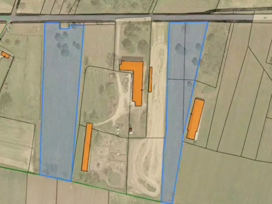 Immagine 4 di Terreno in vendita  a Castiglione Del Lago