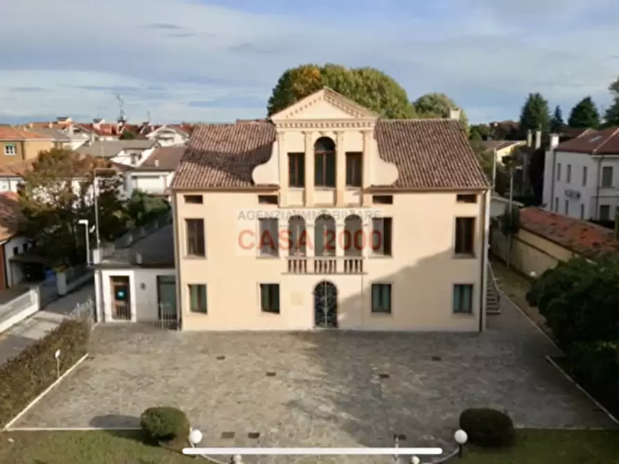 Immagine 2 di Villa in vendita  in via trento trieste 15 a Camposampiero