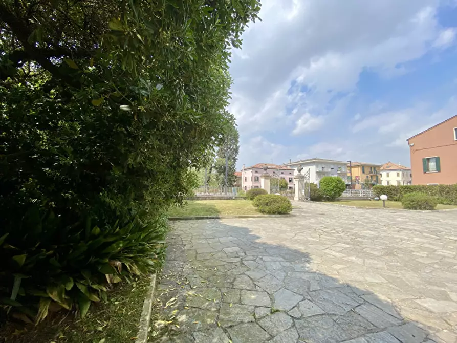 Immagine 57 di Villa in vendita  in via trento trieste 15 a Camposampiero