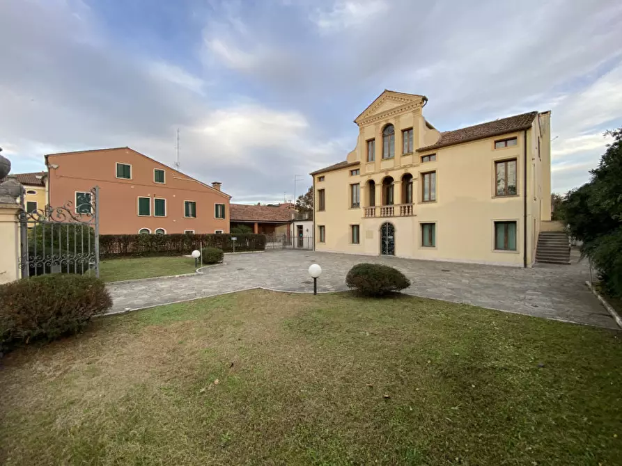 Immagine 59 di Villa in vendita  in via trento trieste 15 a Camposampiero