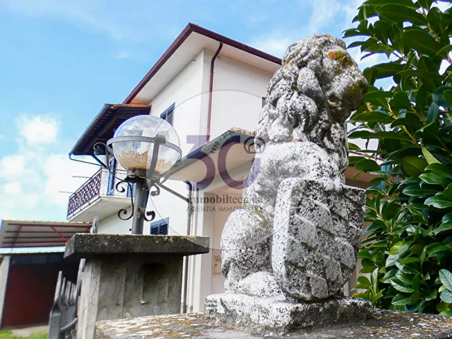 Immagine 1 di Casa indipendente in vendita  in montecchio a Castiglion Fiorentino