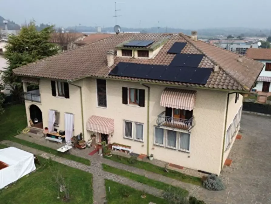 Immagine 1 di Villa in vendita  a Monzambano