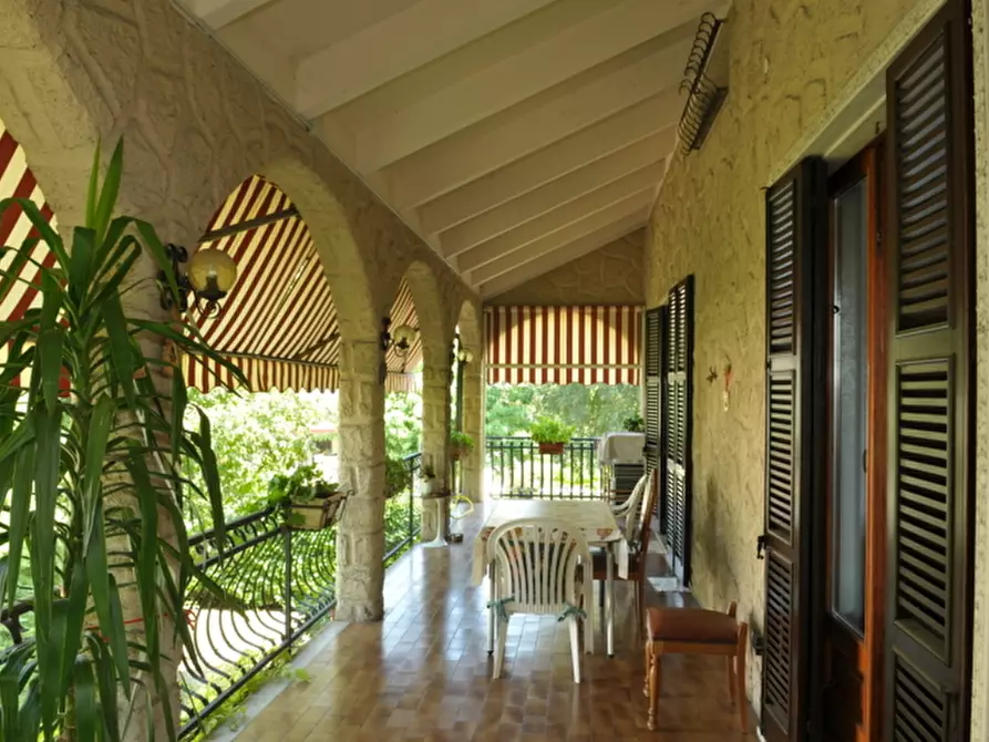 Immagine 6 di Villa in vendita  a Monzambano