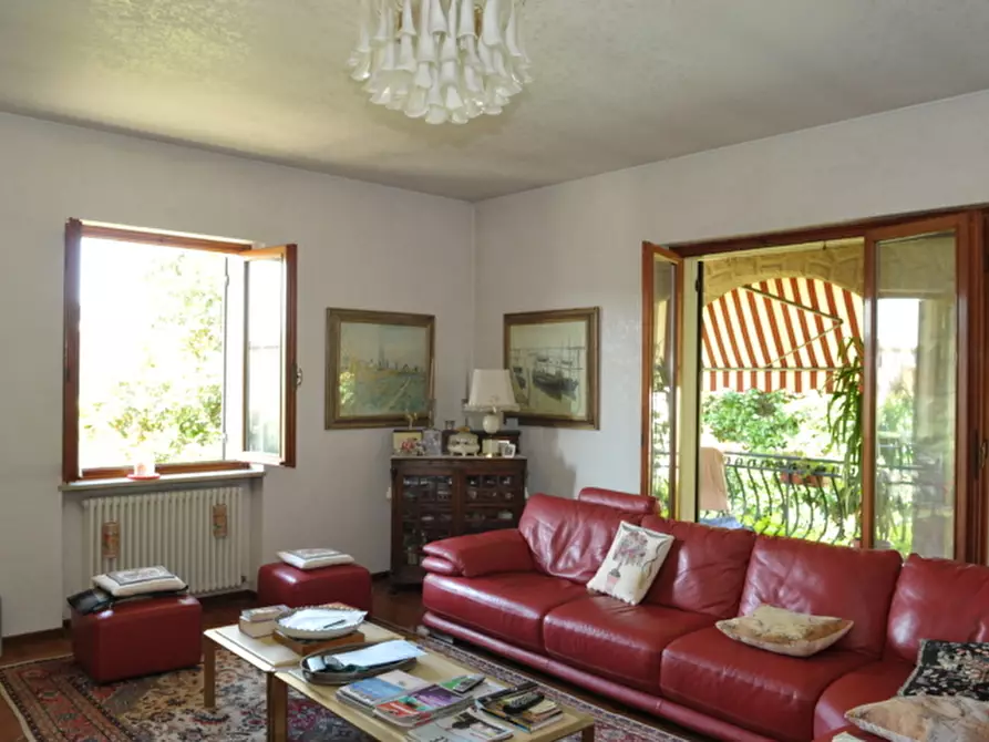 Immagine 8 di Villa in vendita  a Monzambano