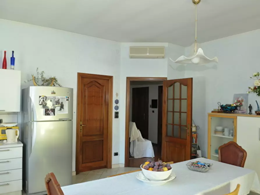 Immagine 11 di Villa in vendita  a Monzambano