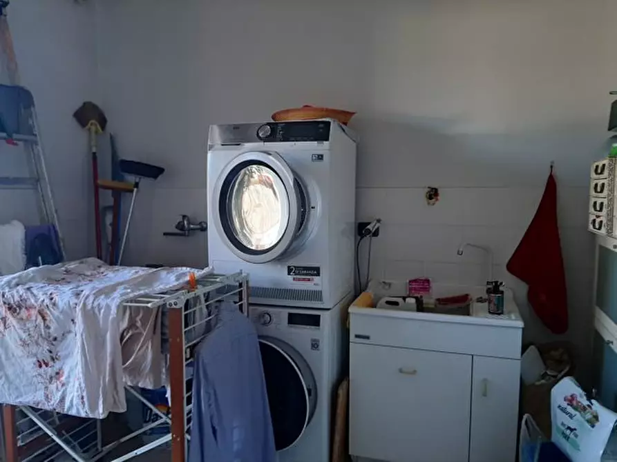 Immagine 13 di Villa in vendita  a Monzambano