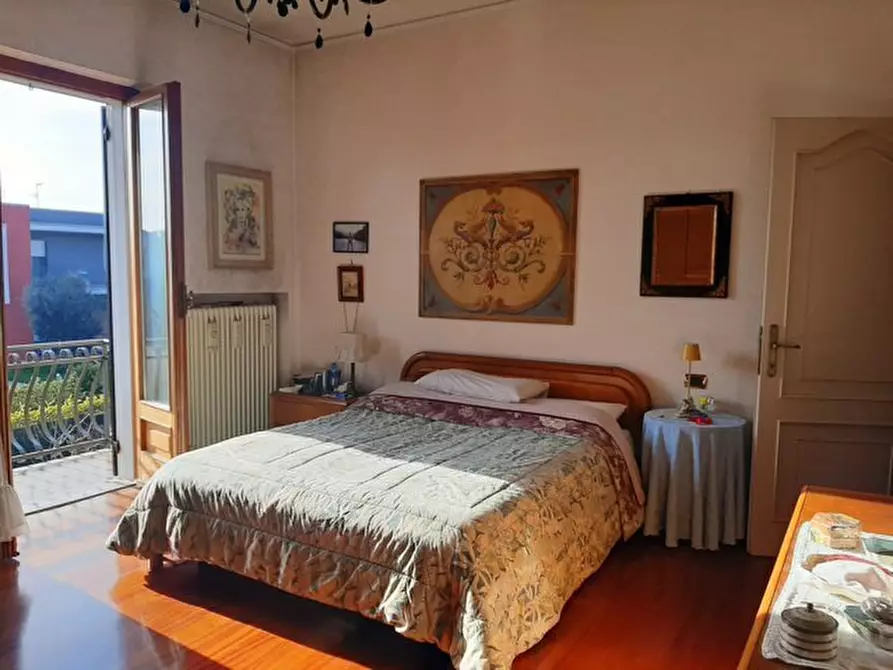 Immagine 17 di Villa in vendita  a Monzambano