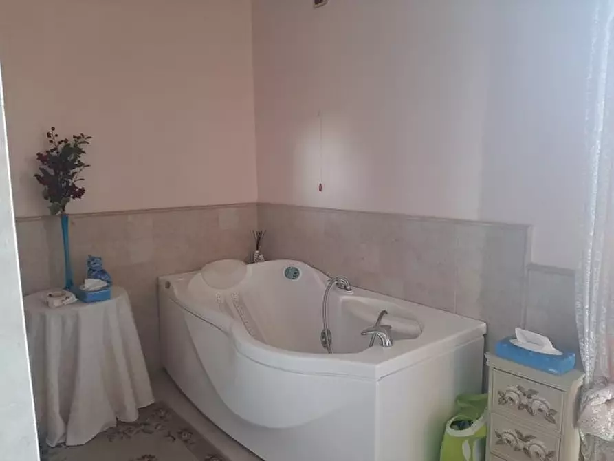 Immagine 19 di Villa in vendita  a Monzambano