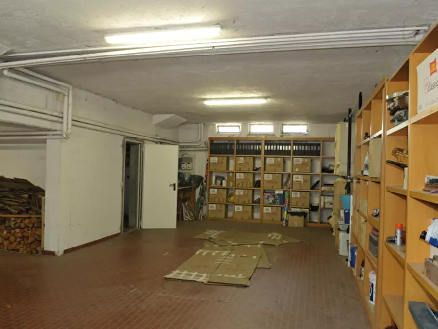 Immagine 31 di Villa in vendita  a Monzambano